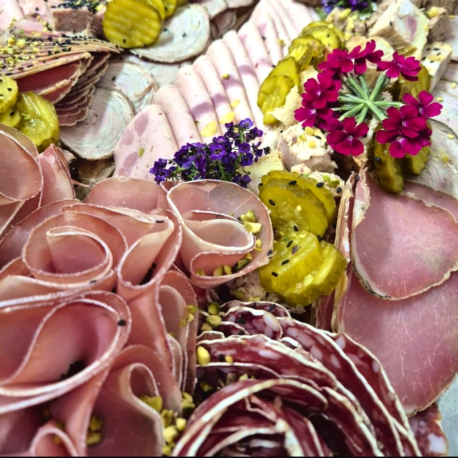 Plateau de charcuterie artisanale - Traiteur À La Côte Perthes